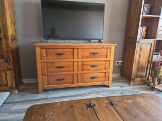 Cómoda rústica de madera