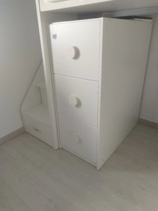 Habitación litera con cajonera y escalera/zapatero