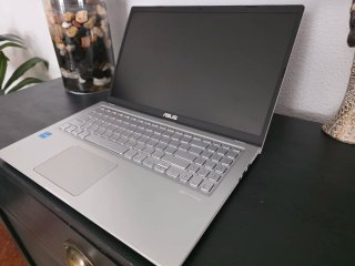 Portatile ASUS Vivobook Argento