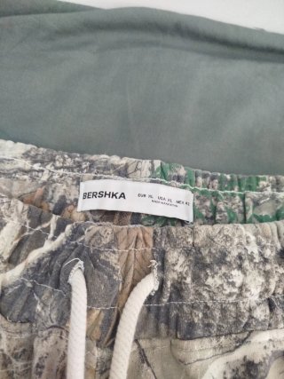 Pantalones cortos Bershka camuflaje