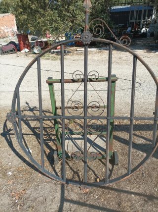 Reja de hierro forjado circular