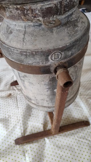 Antico zangola burro vintage