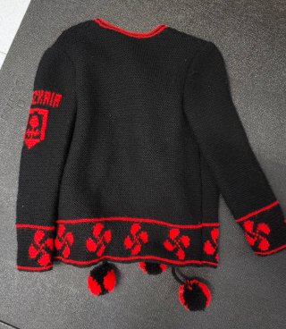 Chaqueta tejida Mendigoizale negra y roja