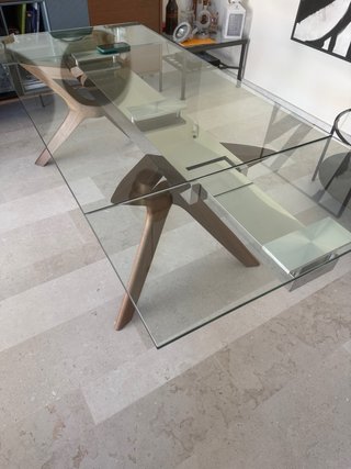 Mesa de salón extensible cristal y madera, diseño