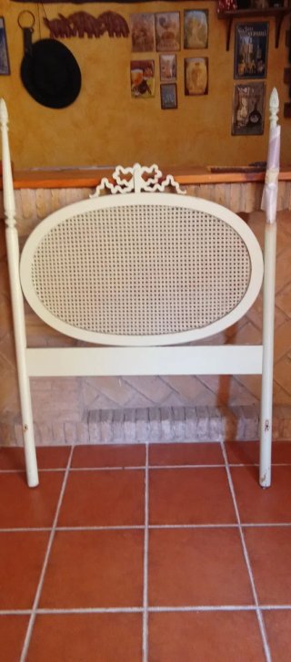 Bonito Cabecero de cama ovalado de rejilla