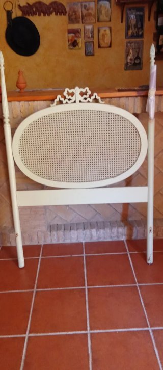 Bonito Cabecero de cama ovalado de rejilla
