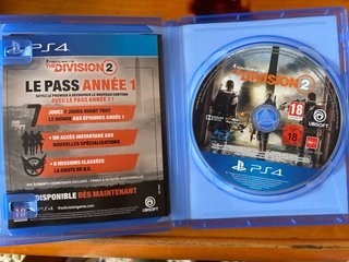 PS4 FIFA 19 y The Division 2