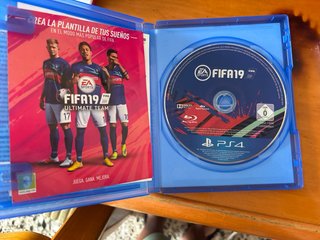 PS4 FIFA 19 y The Division 2
