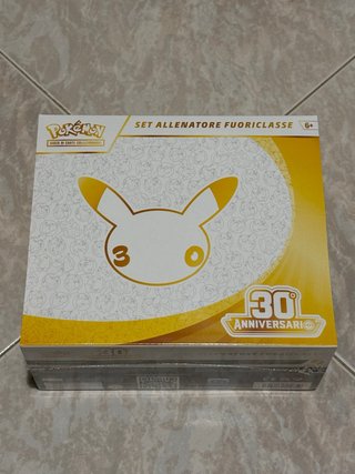 Pokémon Set Allenatore Fuoriclasse 30 Anniversario