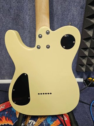 Guitarra Telecaster con F-Hole