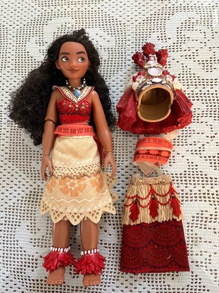 Muñeca Vaiana con Vestidos