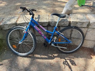 Bicicleta azul niña