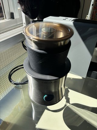 Cafetera Nespresso + Espumador Cecotec