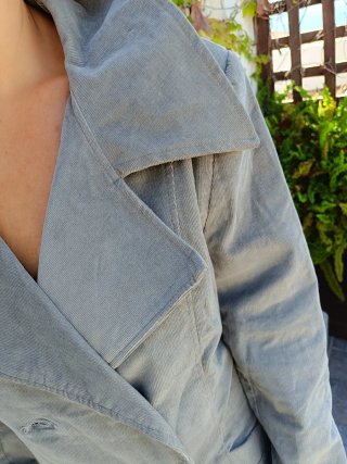 Gabardina corta pana gris doble botonadura
