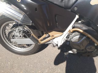 Suzuki DR Big 800S Negra y Dorada