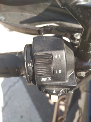 Suzuki DR Big 800S Negra y Dorada