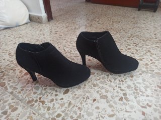 Botines de tacón negros