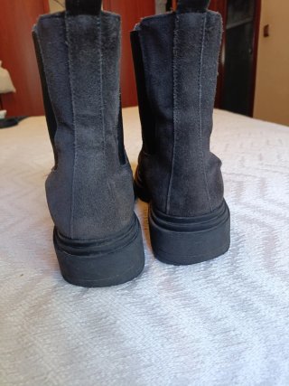 Botines grises de ante