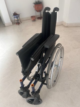 Silla de ruedas manual plegable con cojín incluido