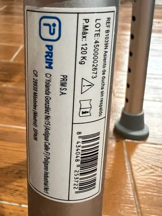 Silla de ducha blanca de plástico