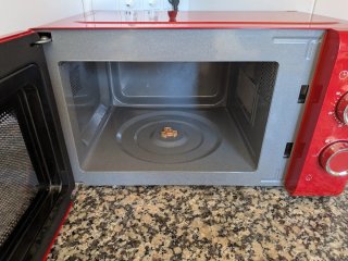 Microondas Rojo Mandine