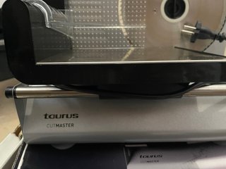 Cortafiambres Taurus Cutmaster 150W