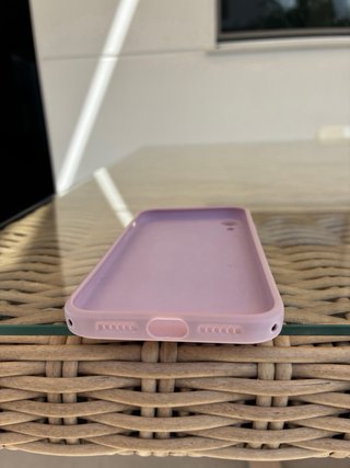 Funda morada iPhone XR con corazón