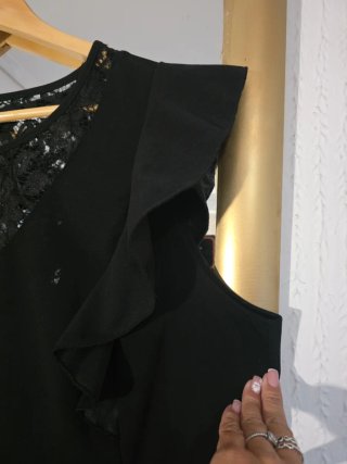 Vestido Negro Coctel Encaje Volantes