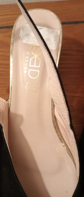 Zapatos de fiesta negros con lazo