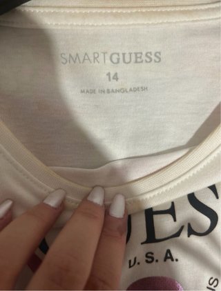 Camiseta Guess Blanca Logo Triángulo