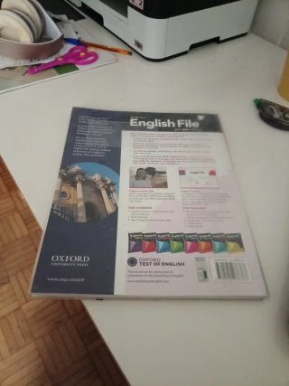 Libro English File B2.1 – Fourth Edition de Oxford