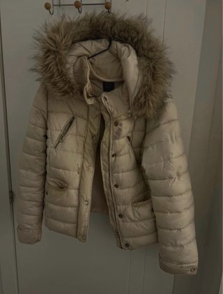 Abrigo Zara Beige con Capucha