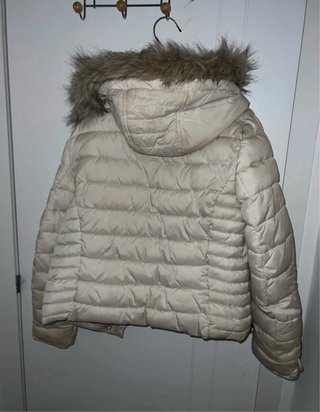Abrigo Zara Beige con Capucha