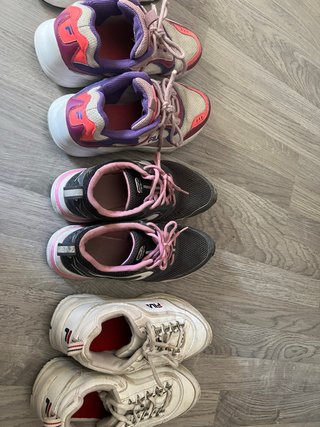Zapatillas Fila y decatlón niña rosa y morado