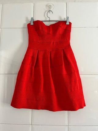 Vestido palabra de honor rojo