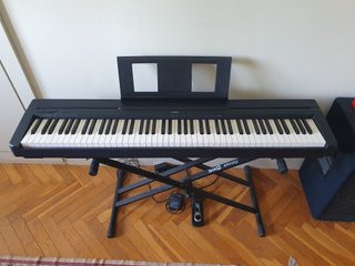 Piano digital Yamaha P-45 (88 teclas) con Soporte