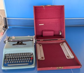 Máquina de Escribir Olivetti Studio 44