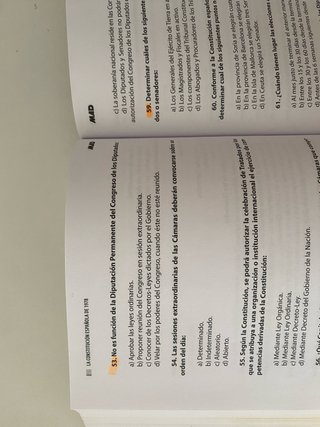 Constitución Española. Cuestionarios y Casos Pr...
