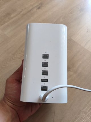 Apple AirPort Extreme A1420 Router