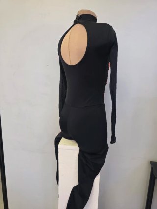Mono patinaje artístico negro y rosa