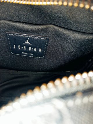 Bolso bolsito bandolera riñonera Jordan Nike