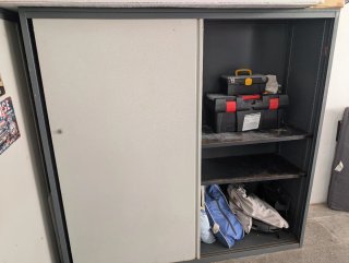 Armadio Metallico Kemen Grigio per Stoccaggio Grigio. 160