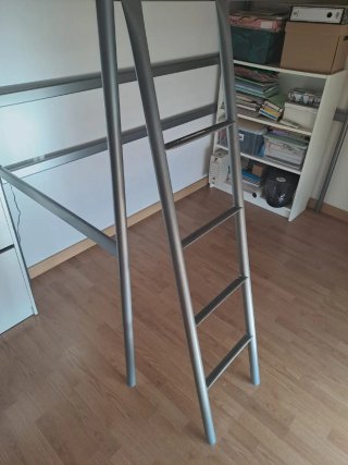 Cama alta metálica Ikea (Svarta)