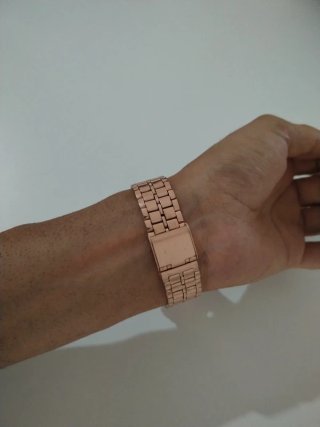 Orologio Digitale Classico Oro Rosa.