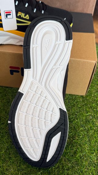 Zapatillas Fila Talla 40 Negras y Amarillas