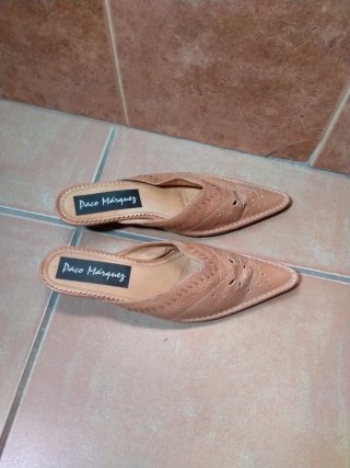 Zuecos Paco Márquez Beige