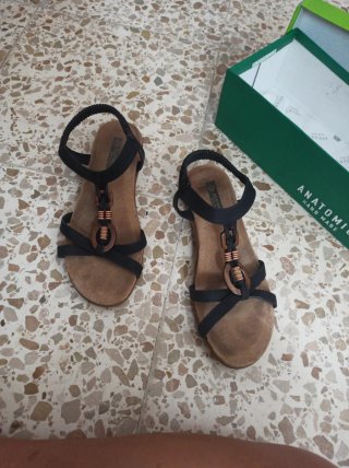 Sandalias Anatomic Negras y Marrones
