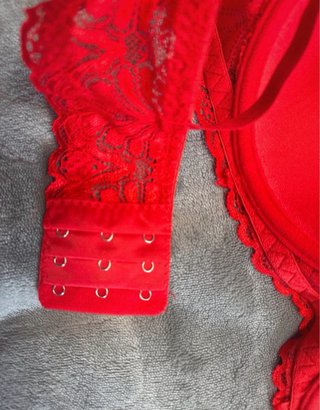 Sujetador rojo de encaje