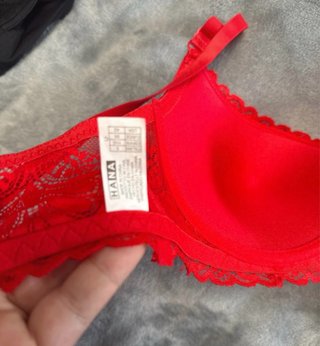 Sujetador rojo de encaje