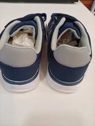 Deportivas niño talla 35